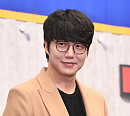 성시경 소속사, 미등록 운영 논란 사과