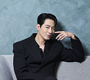 [비즈 스타] '호프' 조인성, 논두렁 액션 SF에 몸을 던지다(인터뷰①)