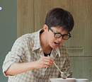 '산골총각 영웅' 임영웅, 계란말이 연구소장 변신…'괴란말이' 리벤지 성공