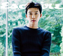 임영웅, 10주년 매거진 화보 공개…서울 한복판 대형 현수막