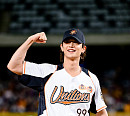 샤이니 민호, 타이베이돔 달군 열정의 아이콘
