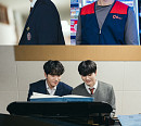 '포핸즈' 송강·이준영, 뜻밖의 파트너 결성…거리 공연 맹훈련