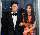 [포토]MBC 방송연예대상, 홍종현-유라 '결혼식처럼 행진해볼까?'