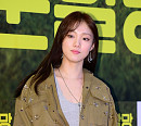[BZ포토] 이성경, 흑발 변신