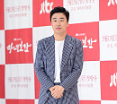 [BZ포토] 조달환, '마녀보감' 타이틀 로고 제가 썼어요~