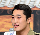 [BZ포토] '시간탐험대3' 김동현, 풀 잘못 먹고 바지에 실례를…
