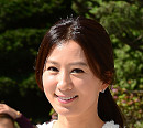 [BZ포토] 김희애, 꽃누나의 심쿵 아이컨택!