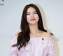 [BZ포토] 수지, 입술도 빨갛고 손톱도 빨갛고~