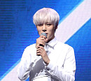 [BZ포토] 몬스타엑스 민혁, 다리 부상 괜찮아요~