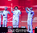 [BZ포토] 몬스타엑스, 강렬한 무대 매너