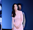 [BZ포토] 경수진, 핑크빛 레이스 드레스로 우아하게
