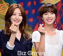 [BZ포토] 이청아-황정음, 용호상박 눈웃음 대결