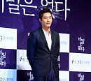 [BZ포토] 김주혁, 흠잡을 데 없는 수트 패션