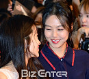 [BZ포토] 김민희, 김태리 바라보는 눈에서 꿀이 뚝뚝
