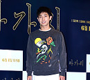 [BZ포토] 이준, 빛나는 화이트 팬츠