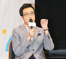 [BZ포토] 이윤석, 주말에도 열일하는 DJ 되겠다