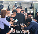 [BZ포토] 유상무, "성폭행 논란 진실 밝히겠다"