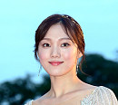 [BZ포토] 이성경, 블링블링 꽃미모