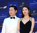 [BZ포토] 신동엽-수지, 어색한 백상 MC 커플