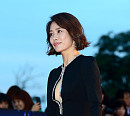[BZ포토] 김현주, 아슬아슬한 가슴 트임 드레스