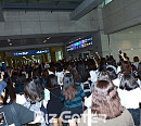 [BZ포토] 내한한 '왕대륙' 보려는 팬들로 공항 마비