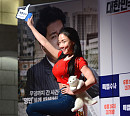 [BZ포토] 낸시랭, 전매특허 포즈 "앙~"