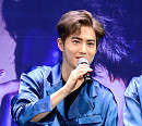 [BZ포토] 엑소 수호, 부드러운 실크 셔츠