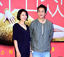 [BZ포토] 전혜진-이선균, 영화관 나들이 나온 잉꼬부부