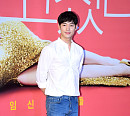 [BZ포토] 이제훈, 흰 셔츠에 청바지가 잘 어울리는 남자
