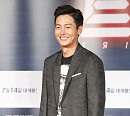 [BZ포토] 이정진, 이 기럭지에 이런 잘생김이~