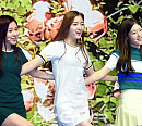 [BZ포토] 다이아 예빈-은진-채연, 꽃다발 비주얼