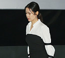 [BZ포토] 손예진, 떨리는 마음으로 기자간담회 입장