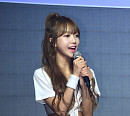 [BZ포토] 아이비아이 김소희, 놀라운 한줌 개미허리