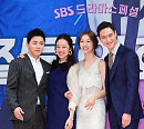 [BZ포토] 조정석-공효진-서지혜-고경표, 웃음 꽃이 폈네~