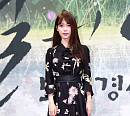 [BZ포토] 아이유, 보호본능 일으키는 가녀린 자태