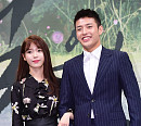 [BZ포토] 아이유-강하늘, 어색함이 뚝뚝 흘러~