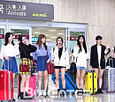 [BZ포토] 트와이스, 공항 밝히는 아홉 소녀들