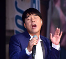 [BZ포토] 임창정, 생애 첫 쇼케이스에서 열창
