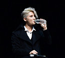 [BZ포토] 김준수, 물 마시는 모습이 도도해