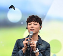 [BZ포토] 박시환, 나비 부르는 꽃미남
