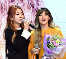 [BZ포토] 김주나 데뷔 축하하러 깜짝 등장한 제아