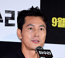 [BZ포토] 정우성, 조각이 말을 하네