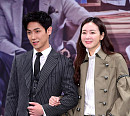 [BZ포토] 이준-최지우, 핑크빛 팔짱