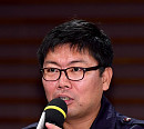 [BZ포토] '캐리어를 끄는 여자'의 강대선 PD