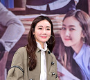 [BZ포토] 최지우, 포스터보다 실물이 더 예쁘죠?