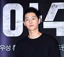 [BZ포토] 송중기, 영화관 등장한 남신