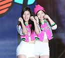 [BZ포토] 트와이스 사나-다현, 더블 '샤샤샤'