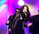 [BZ포토] 디바 김진, 오랜만의 무대라 너무 신나~