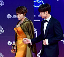 [BZ포토] 김혜수, 이제훈의 에스코트 받으며~