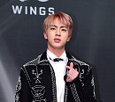 [BZ포토] 방탄소년단 진, 훈훈한 손가락 하트